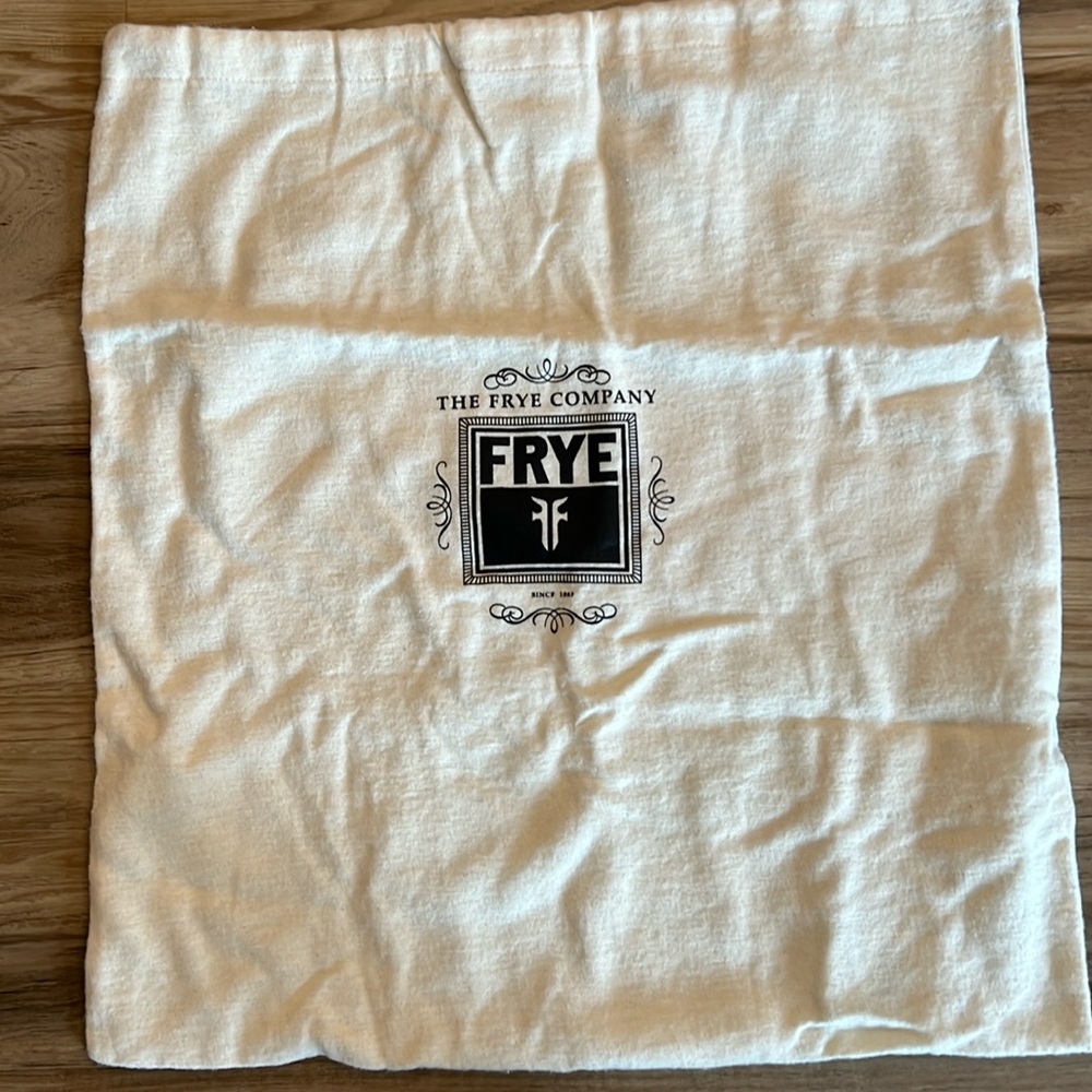 Frye shoulder bag. Excellent condition. Smoke free environment.
